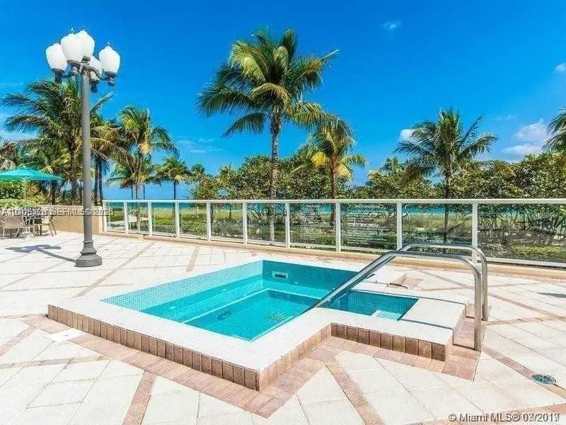 10185 Collins Avenue #1222