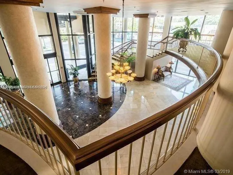 10185 Collins Avenue #1222