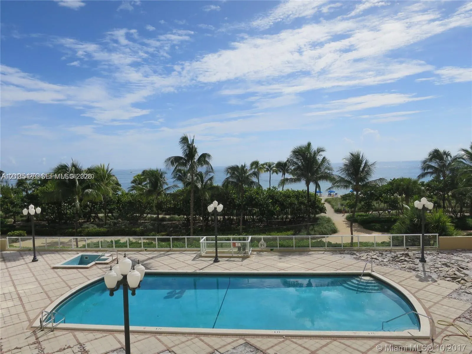 10185 Collins Avenue #1222