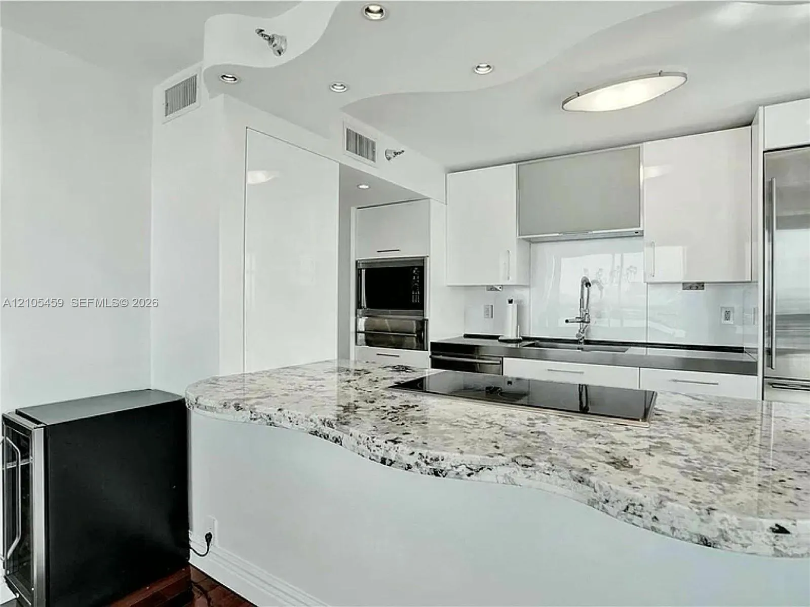 3500 Mystic Pointe Drive #3406