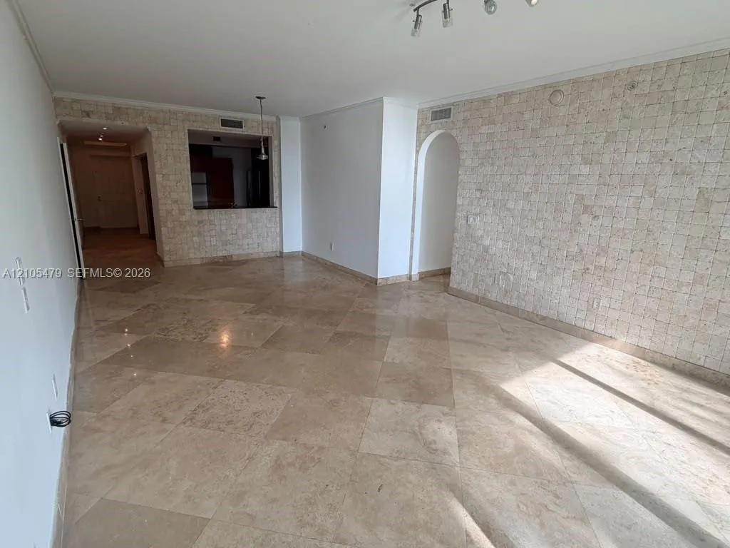 3340 NE 190th Street #308
