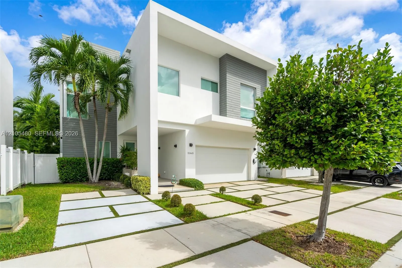 10445 NW 68th Terrace