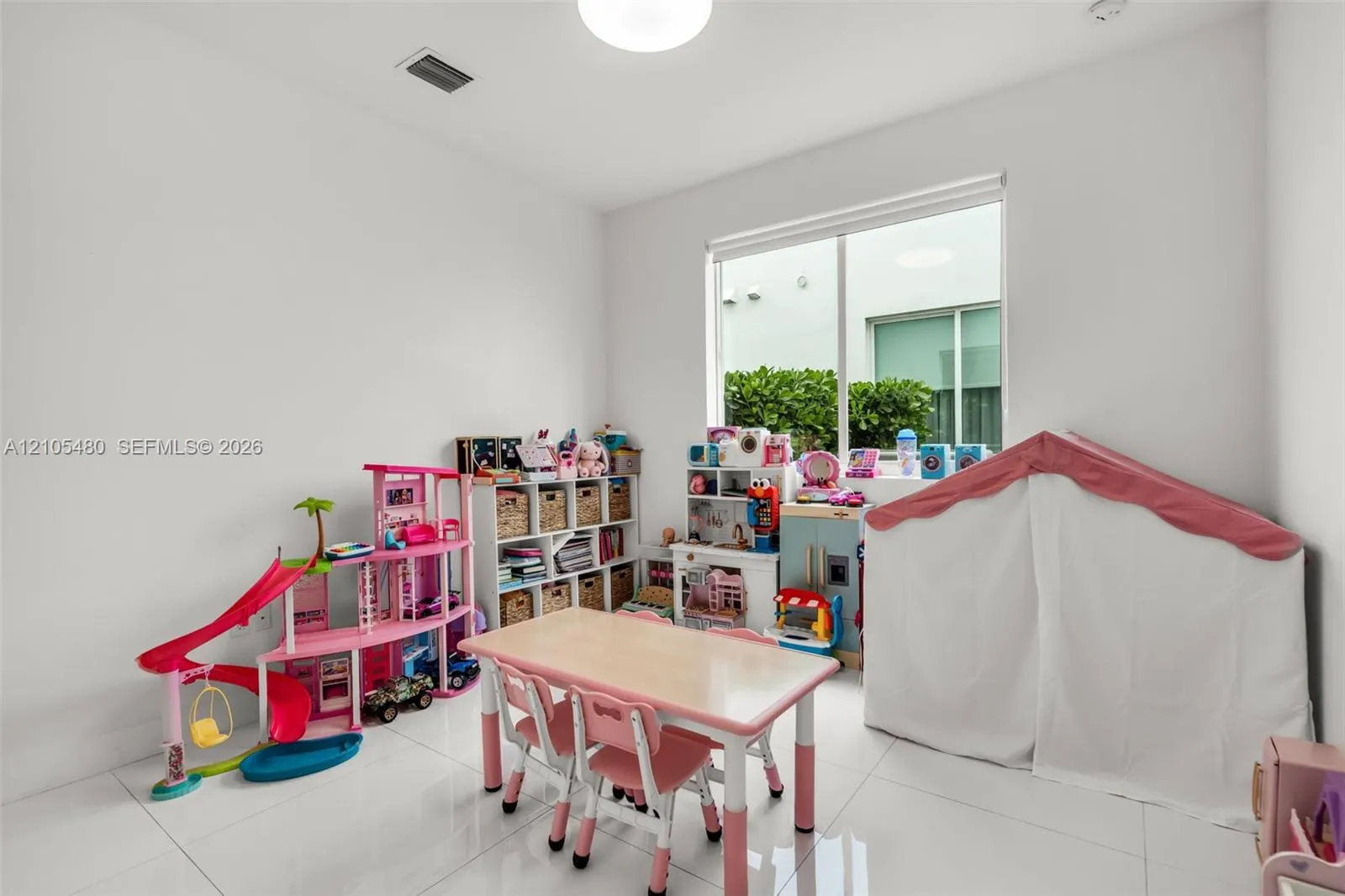 10445 NW 68th Terrace