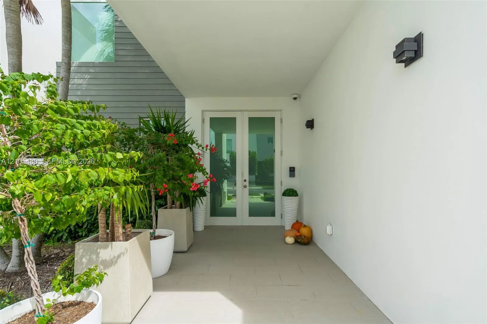10445 NW 68th Terrace