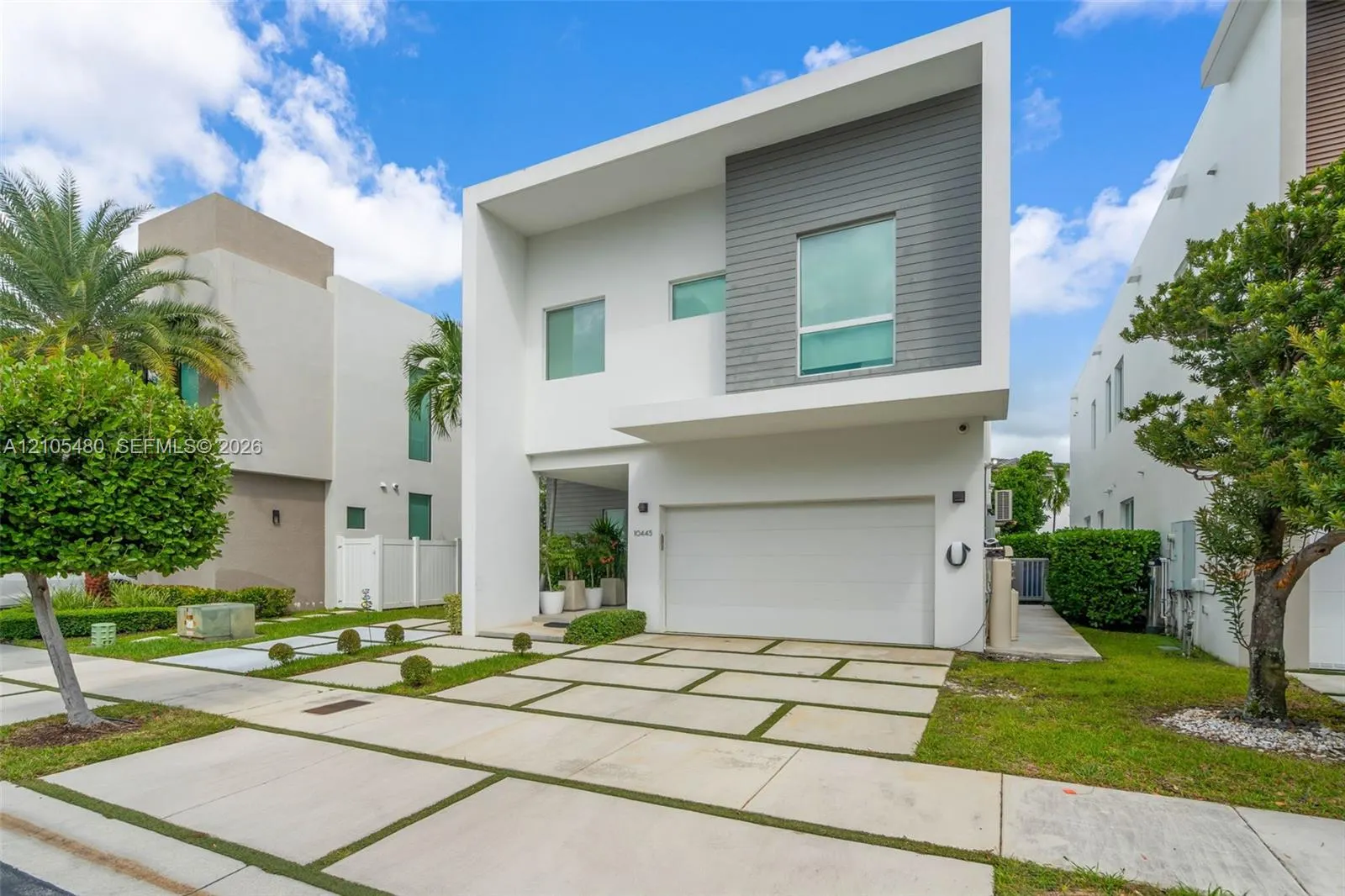 10445 NW 68th Terrace