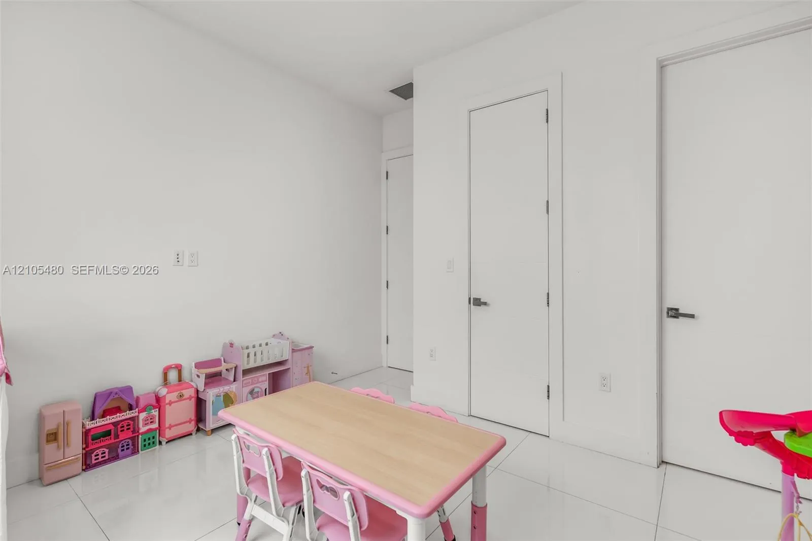 10445 NW 68th Terrace