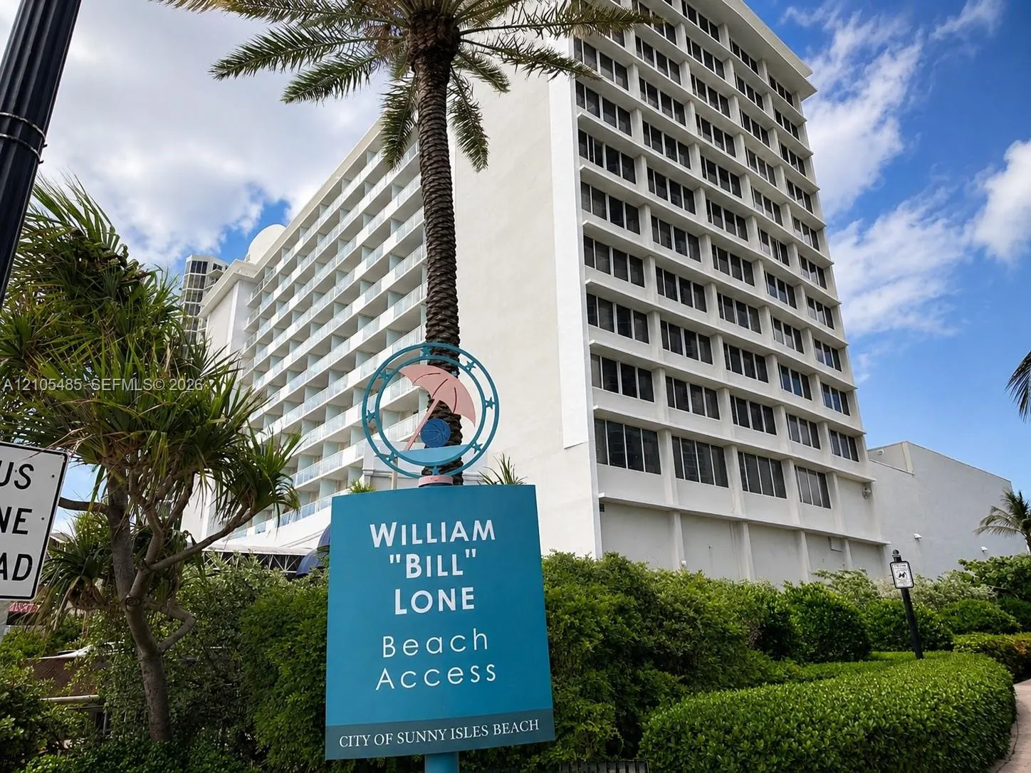 19201 Collins Avenue #707