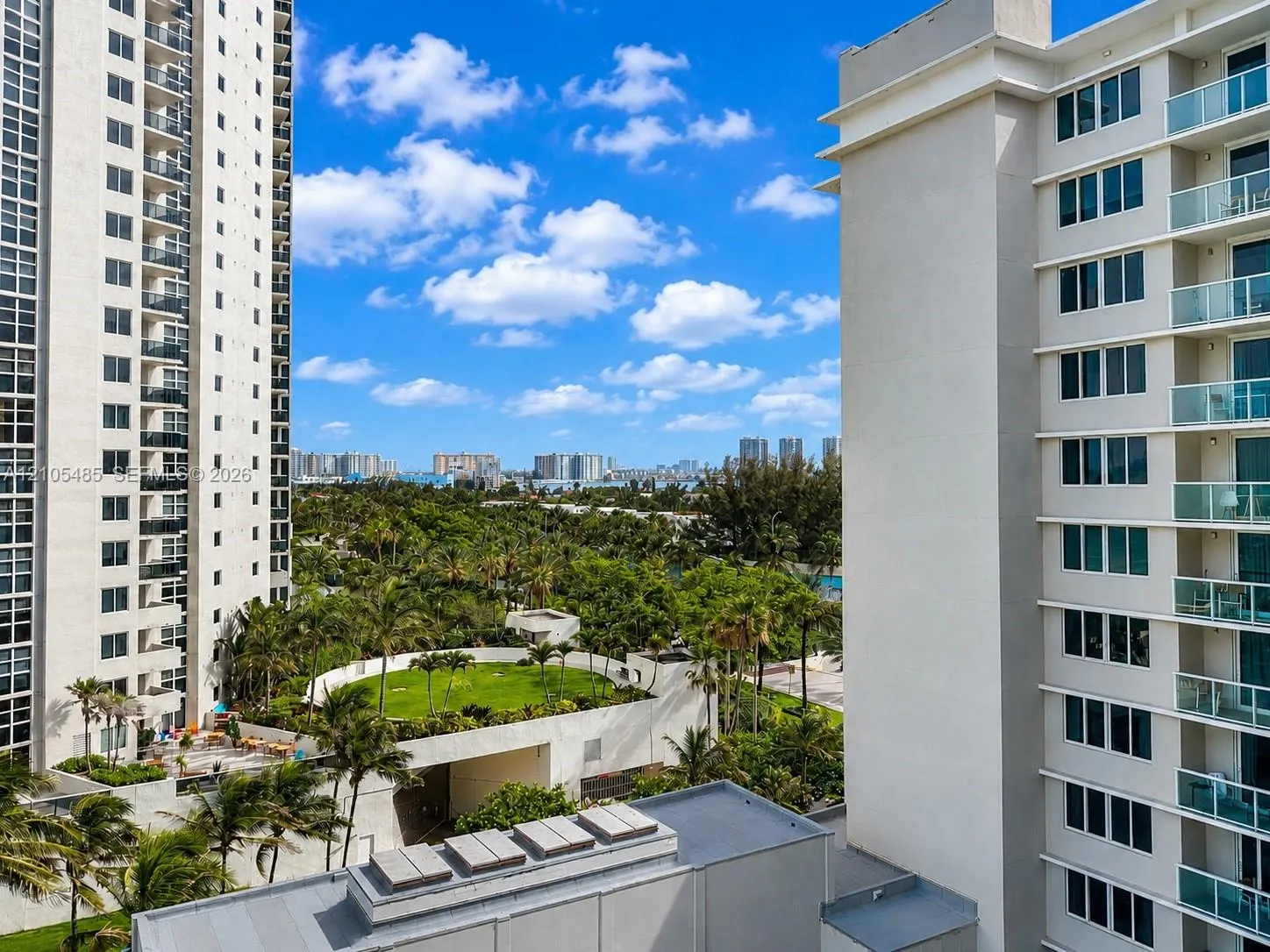 19201 Collins Avenue #707