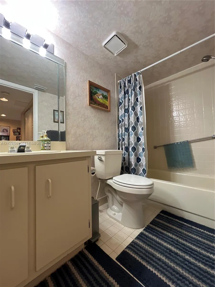 7407 N Devon Drive #212