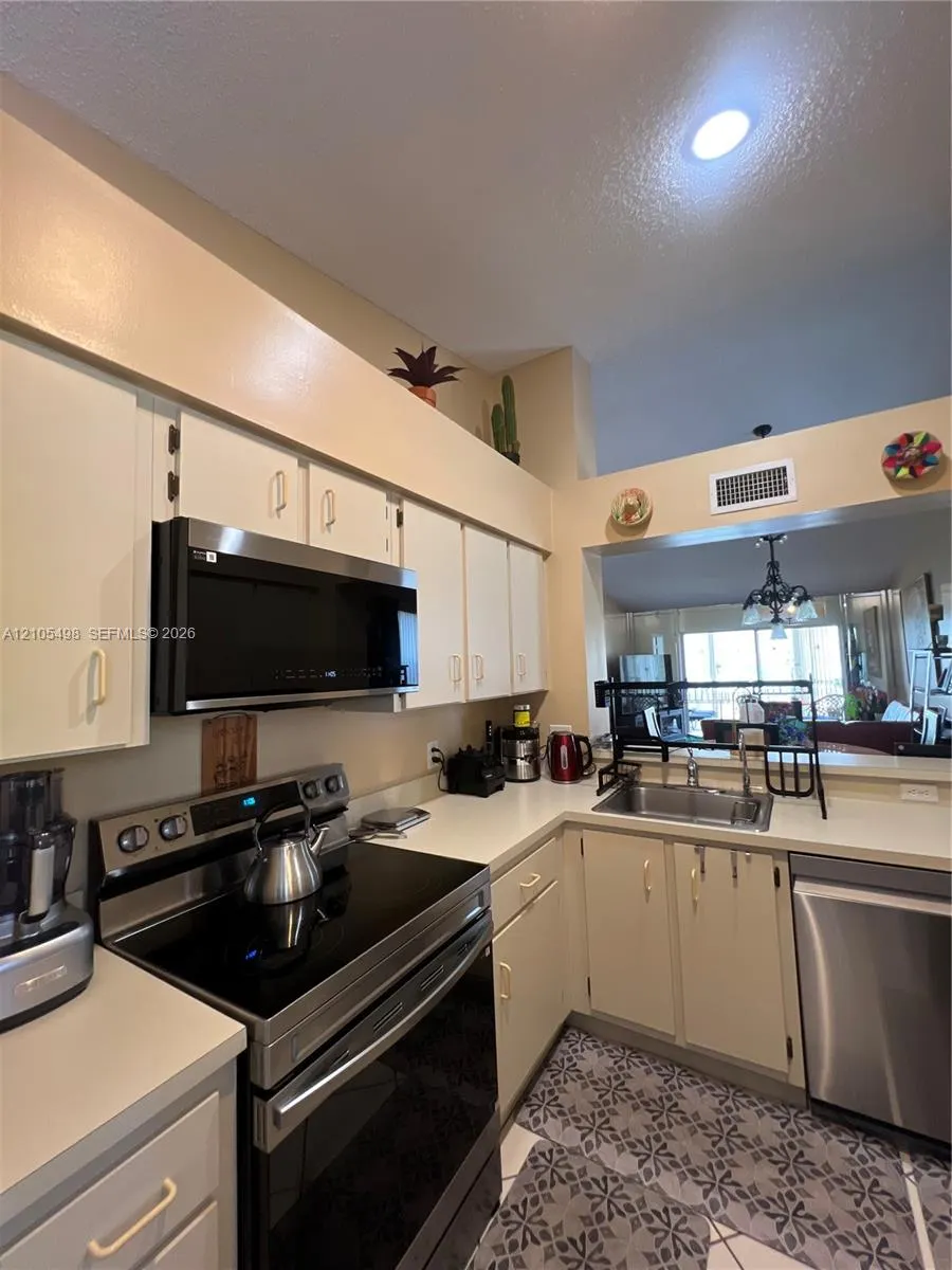 7407 N Devon Drive #212
