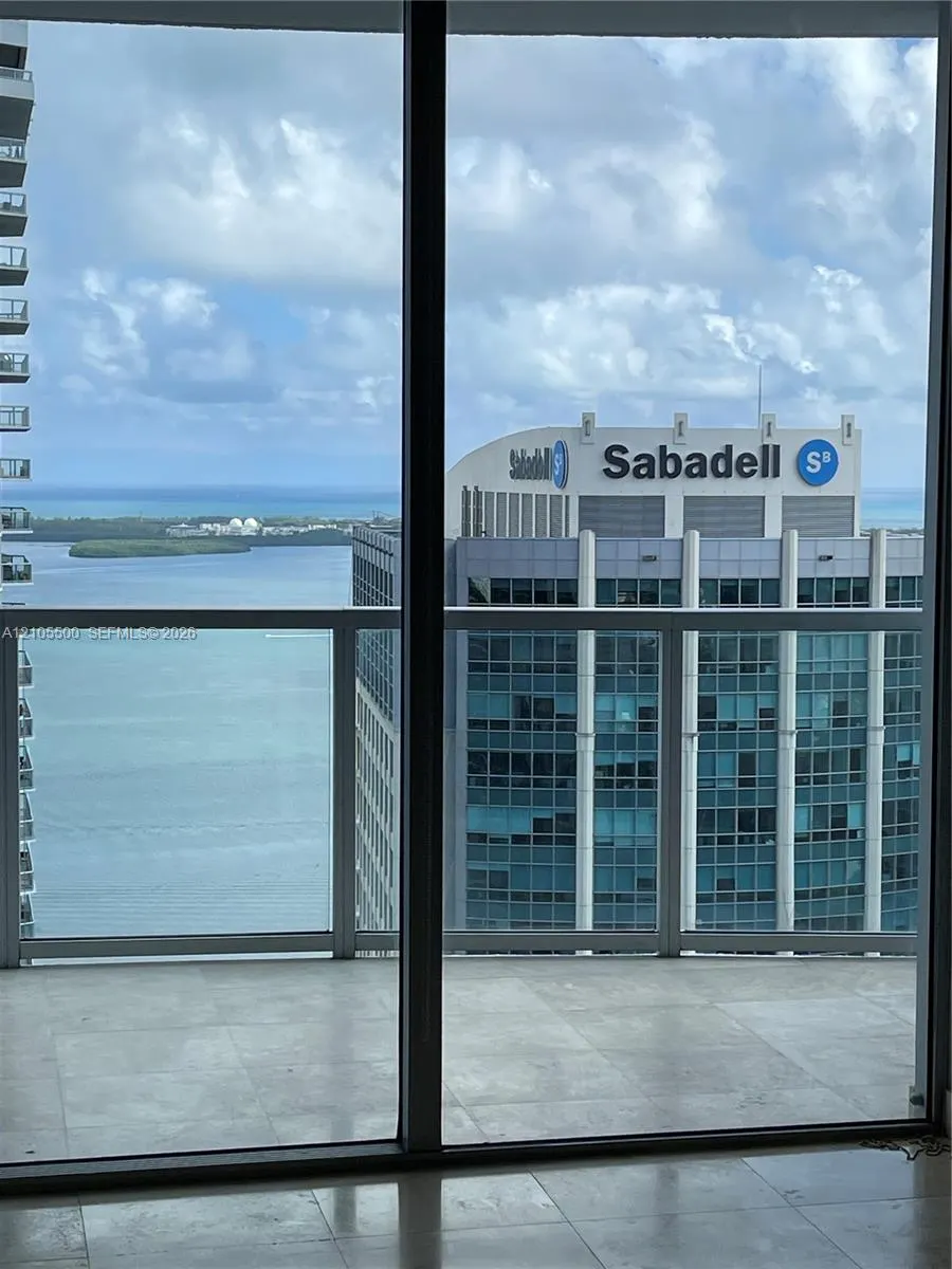 1060 Brickell Avenue #3905