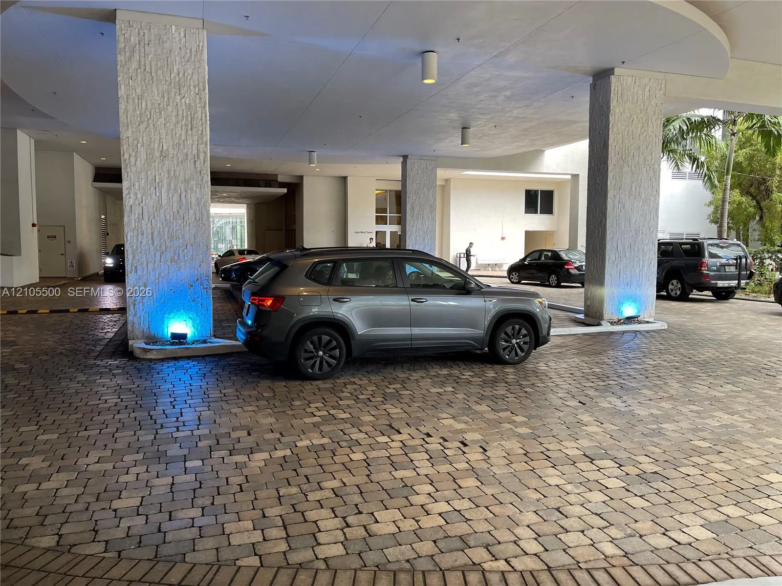 1060 Brickell Avenue #3905