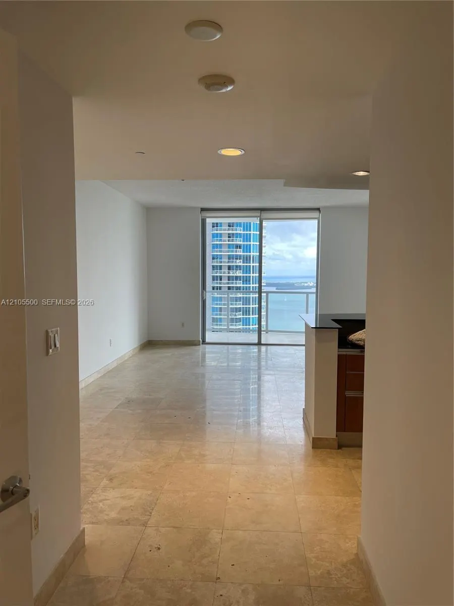 1060 Brickell Avenue #3905