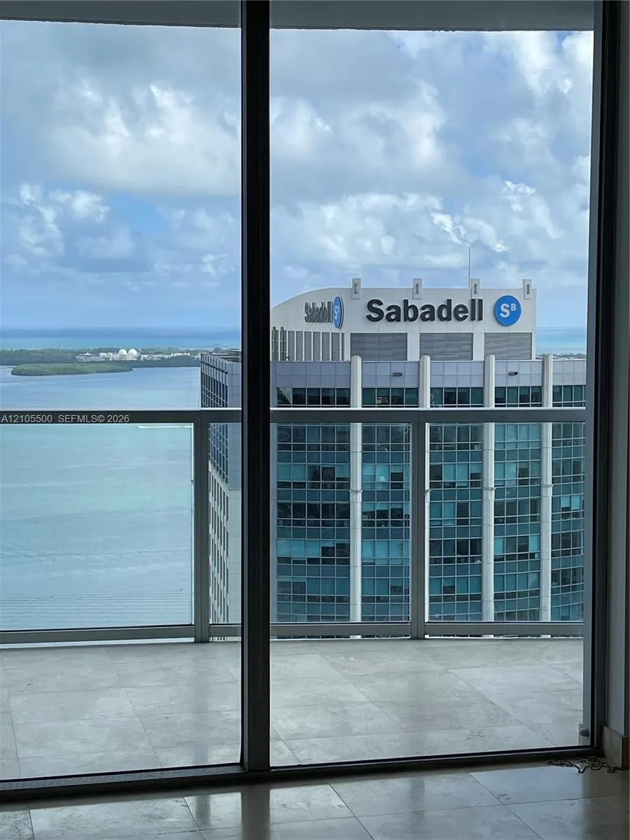 1060 Brickell Avenue #3905