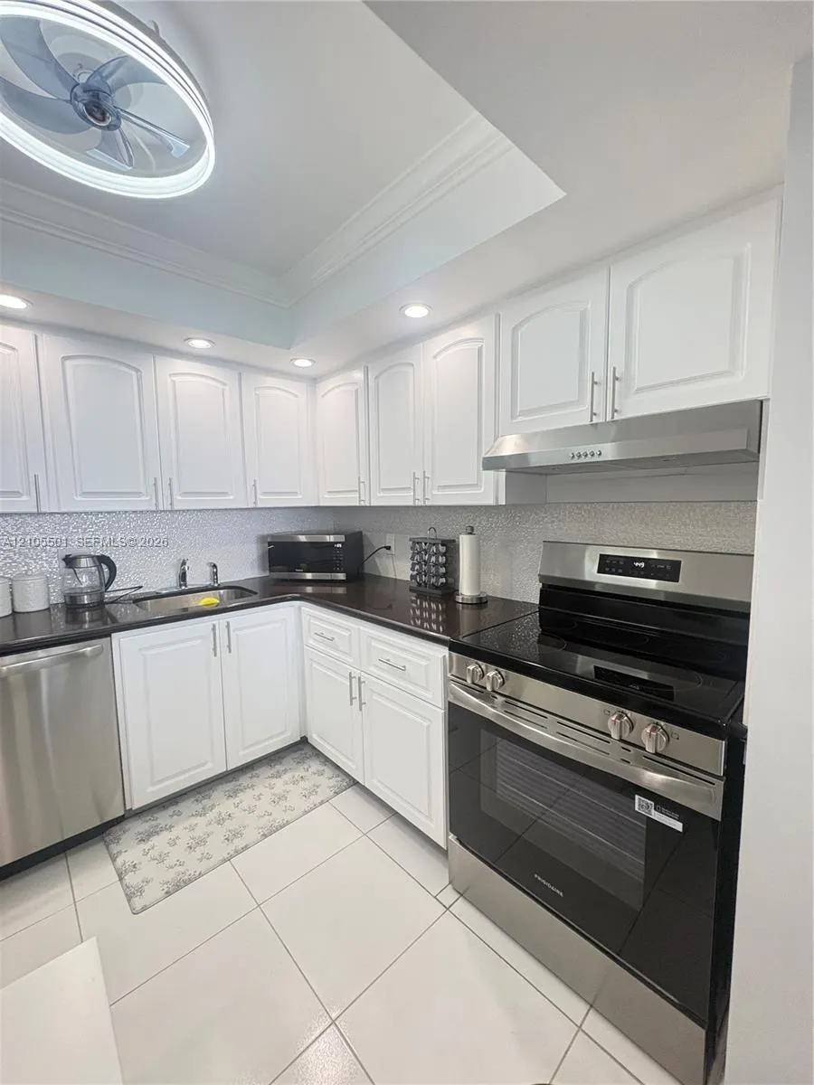 2101 S Ocean Drive #1902