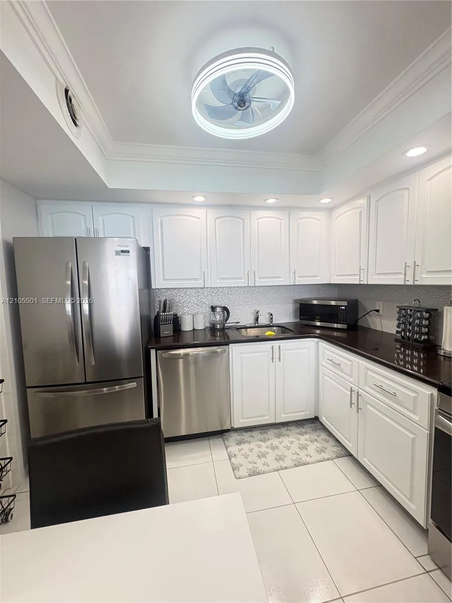 2101 S Ocean Drive #1902