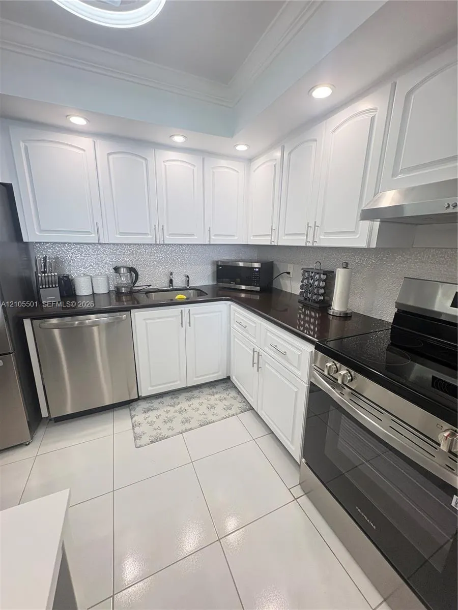 2101 S Ocean Drive #1902