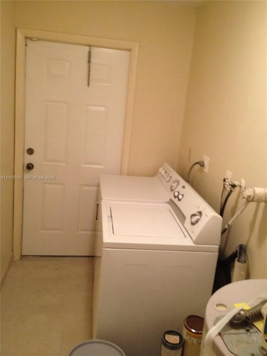 4464 SW 51 Street #B
