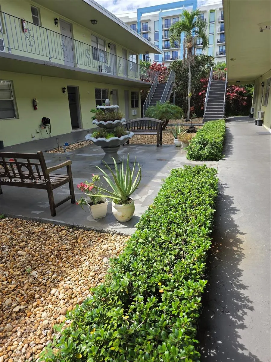 17 NE 2nd Avenue #207