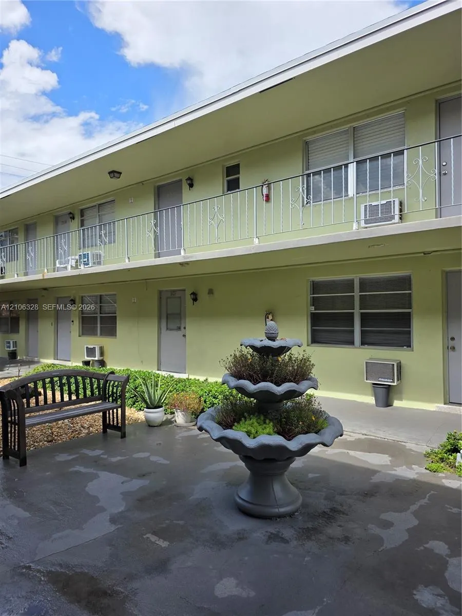 17 NE 2nd Avenue #207