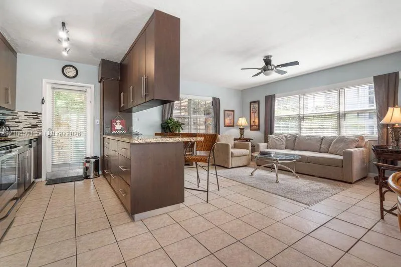 2033 NE 33rd Avenue #3