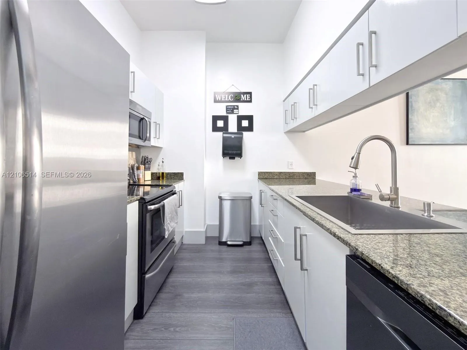 1200 Brickell Bay Drive #1406