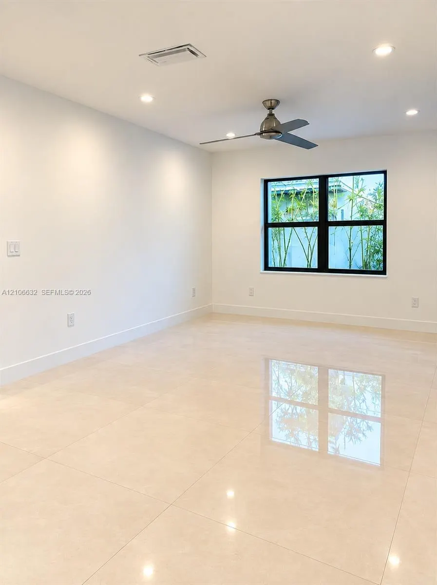 2972 Bridgeport Avenue #1