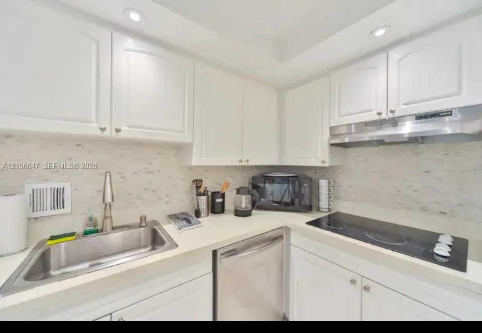 4001 S Ocean Drive #7L