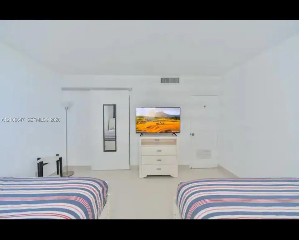 4001 S Ocean Drive #7L