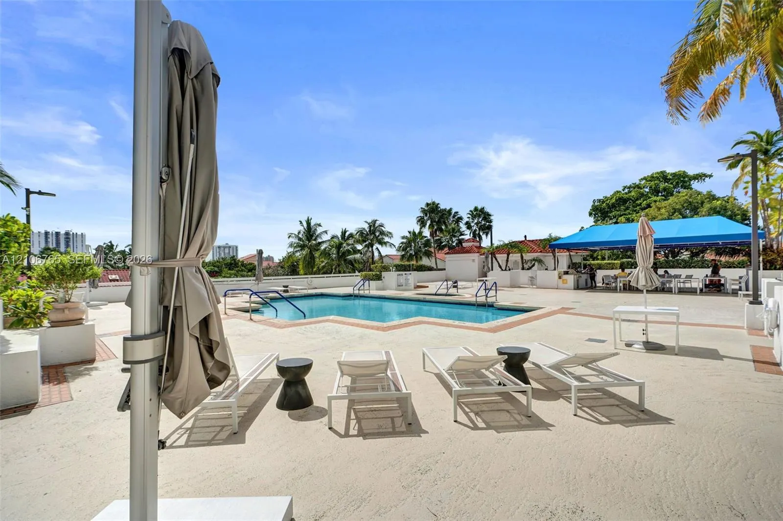 3598 Yacht Club Drive #901