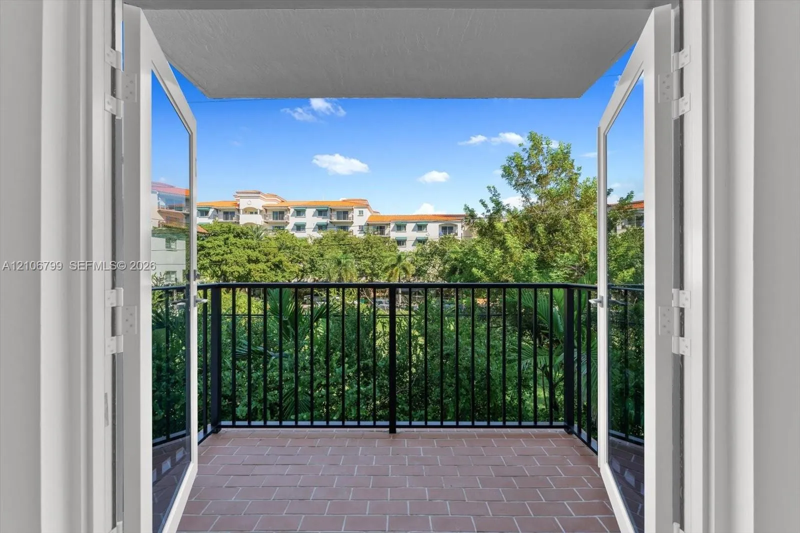 323 Navarre Avenue #202