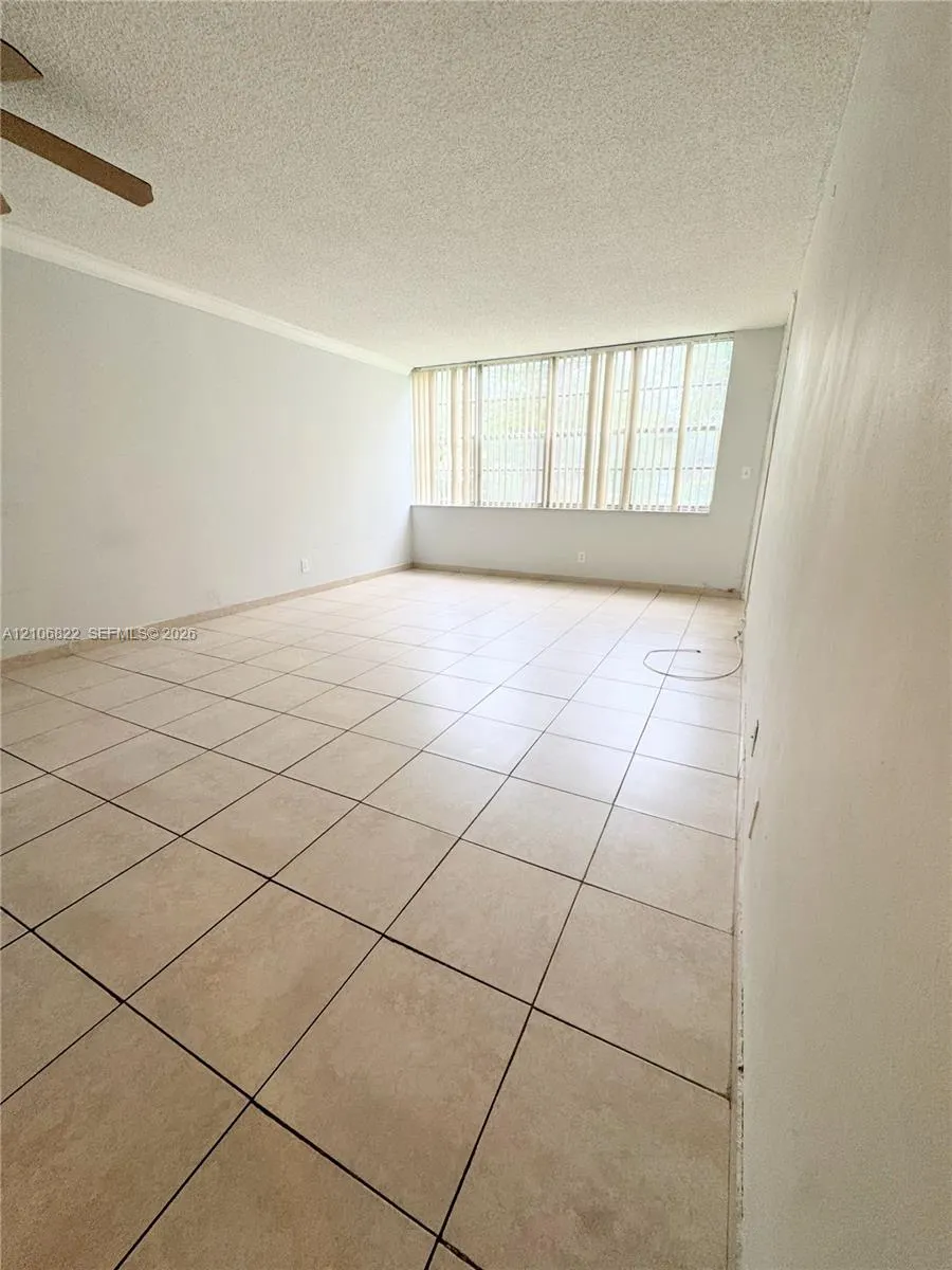 2781 Taft Street #111