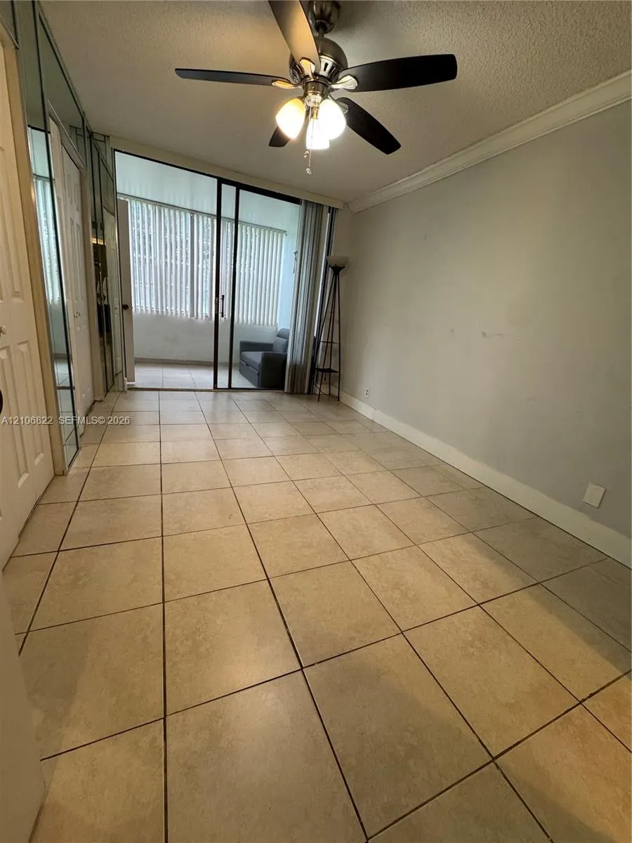 2781 Taft Street #111
