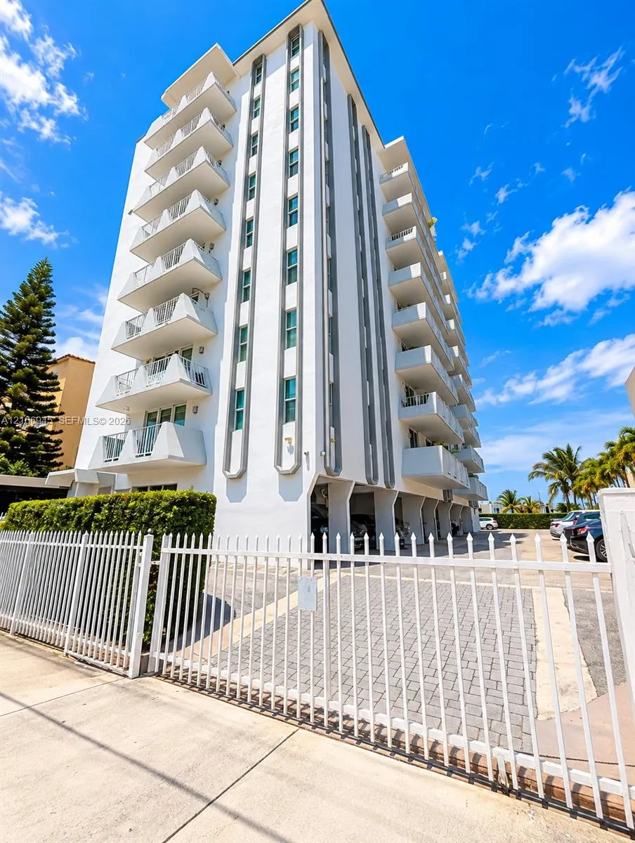 7133 Bay Drive #401
