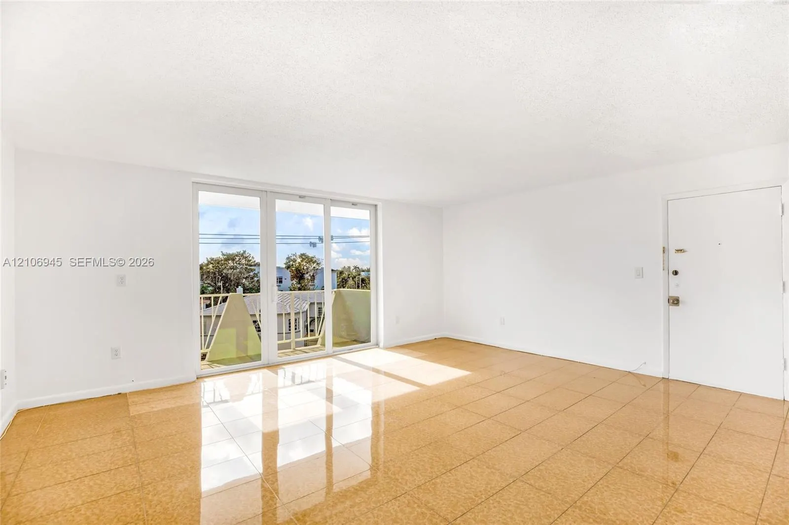 7133 Bay Drive #401