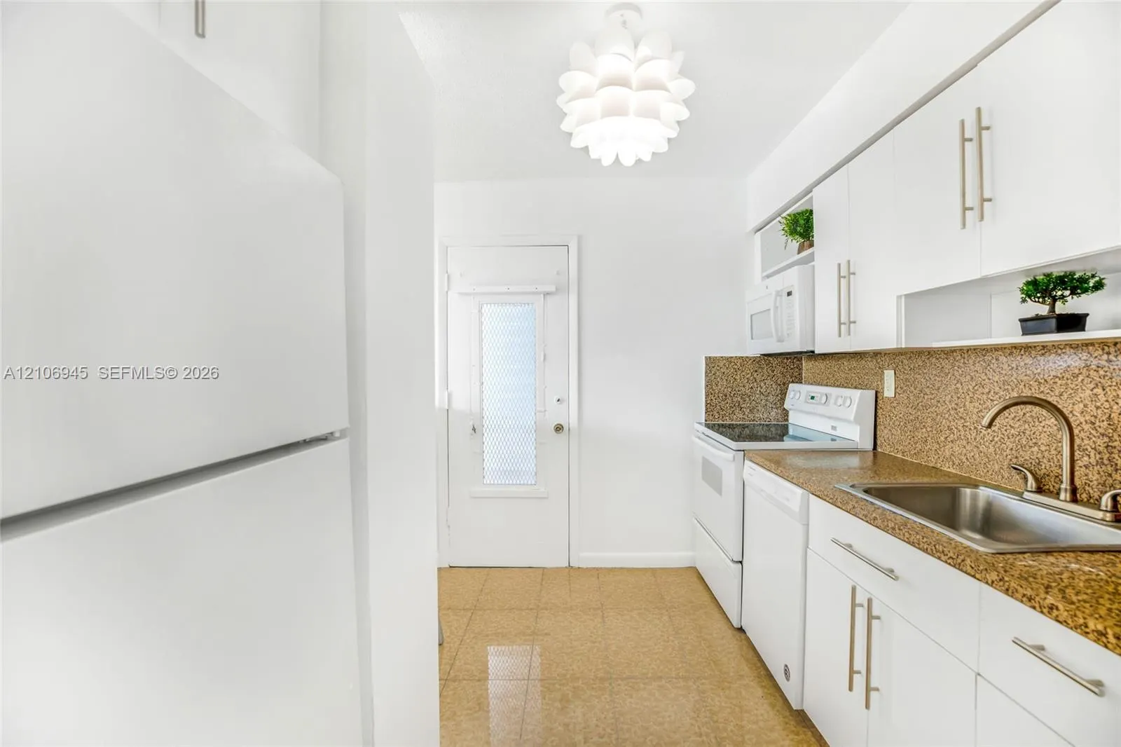 7133 Bay Drive #401
