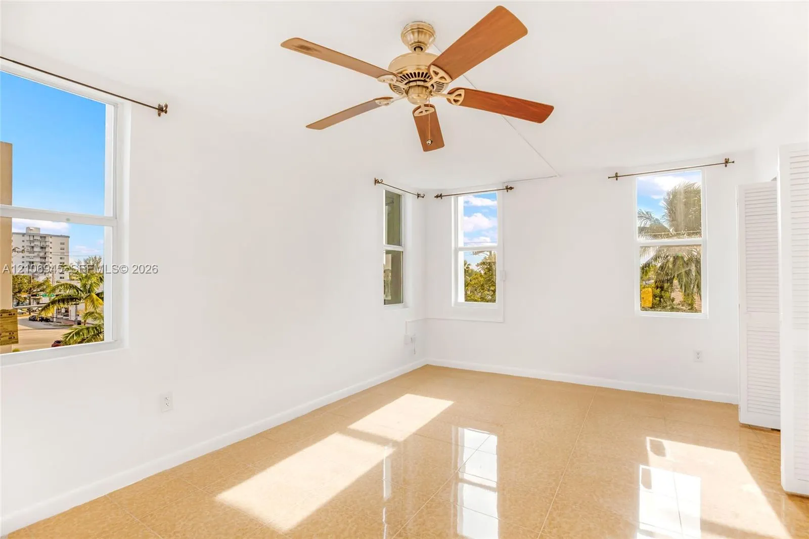 7133 Bay Drive #401