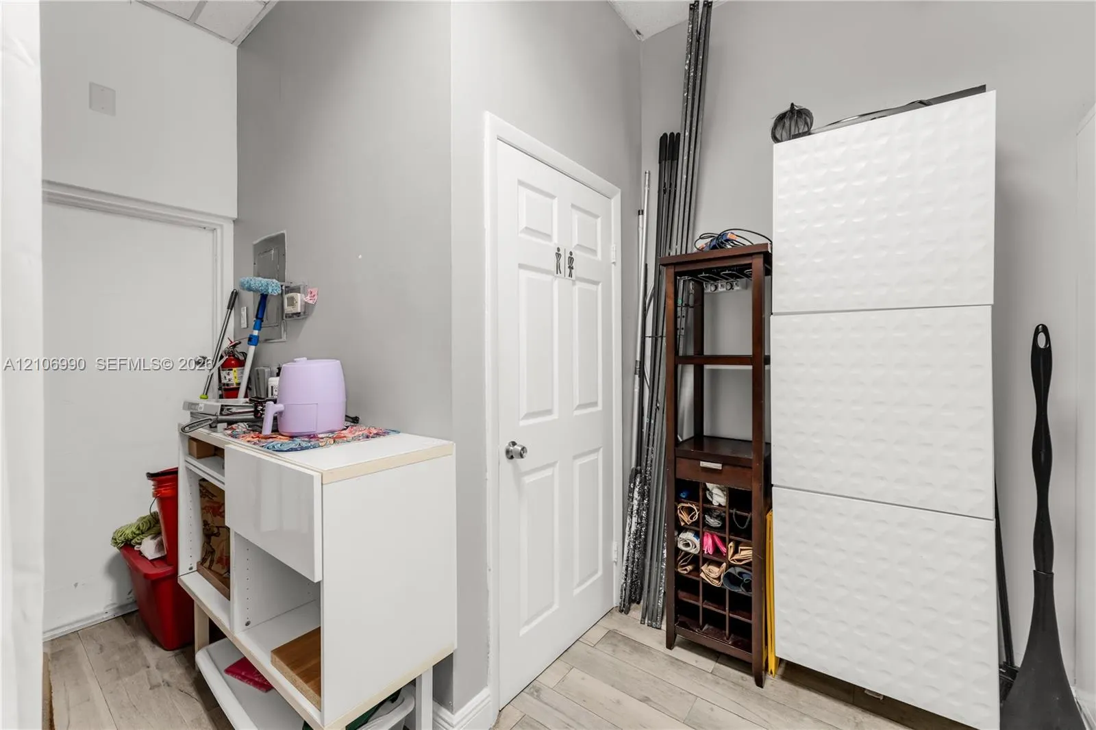 83** SW 40 Street
