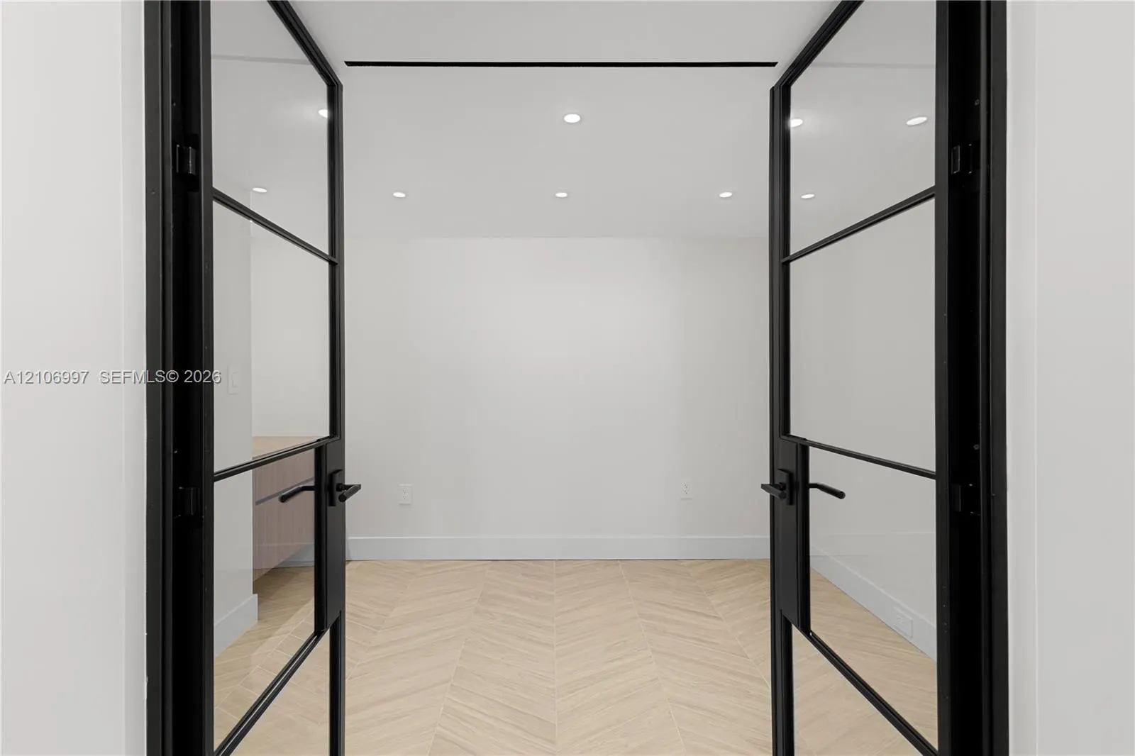 5845 Collins Avenue #405/406