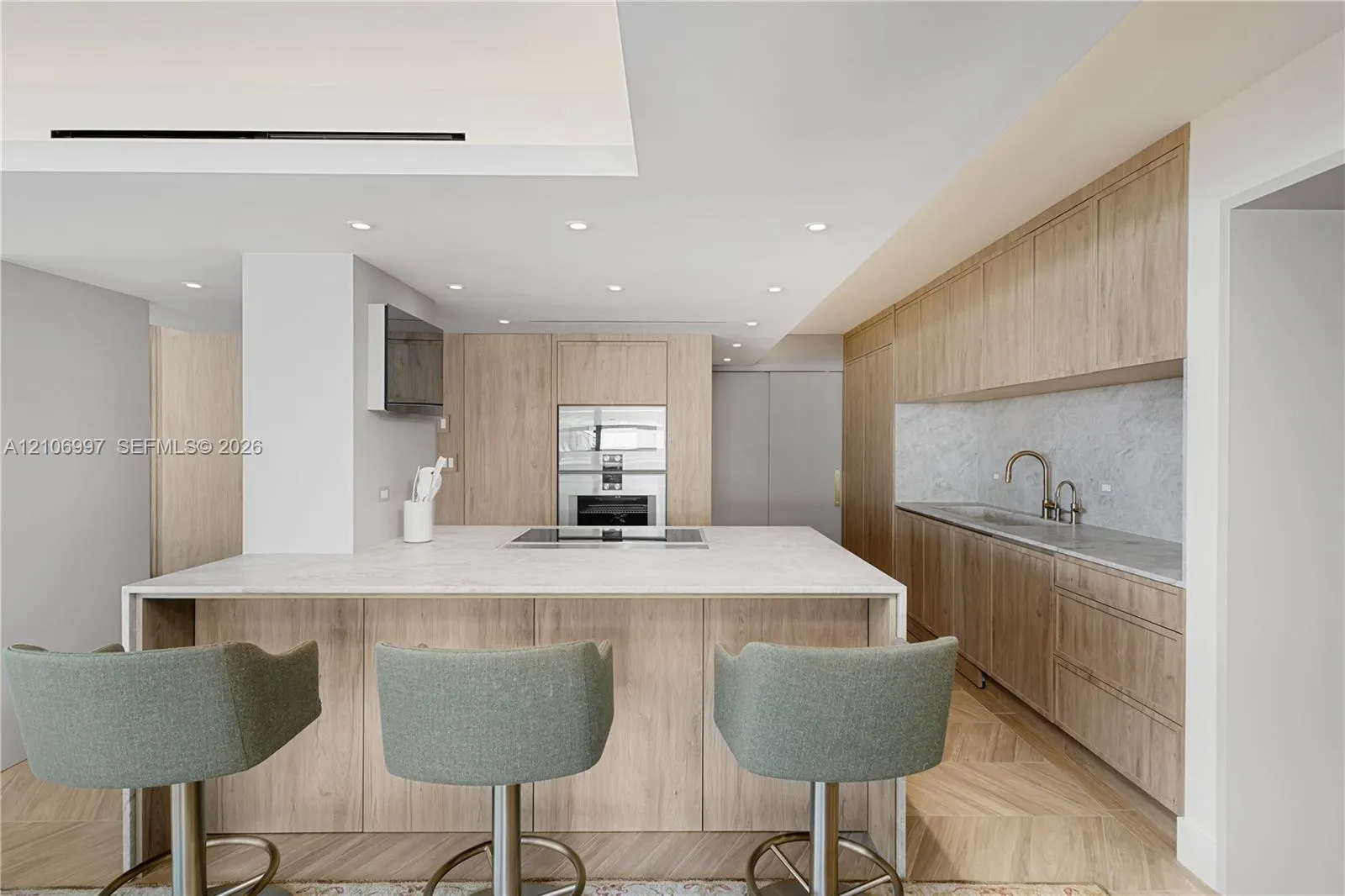 5845 Collins Avenue #405/406