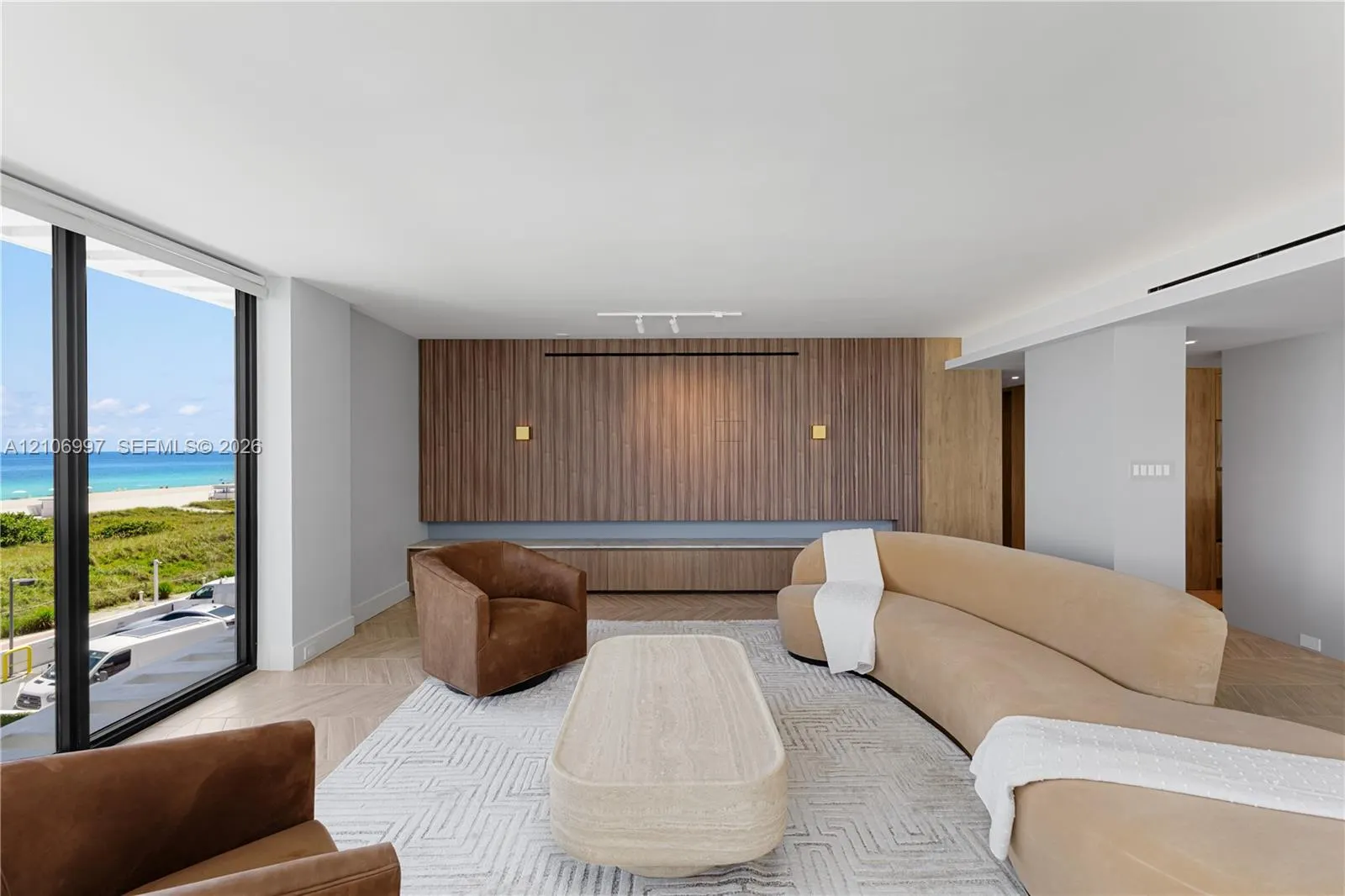 5845 Collins Avenue #405/406