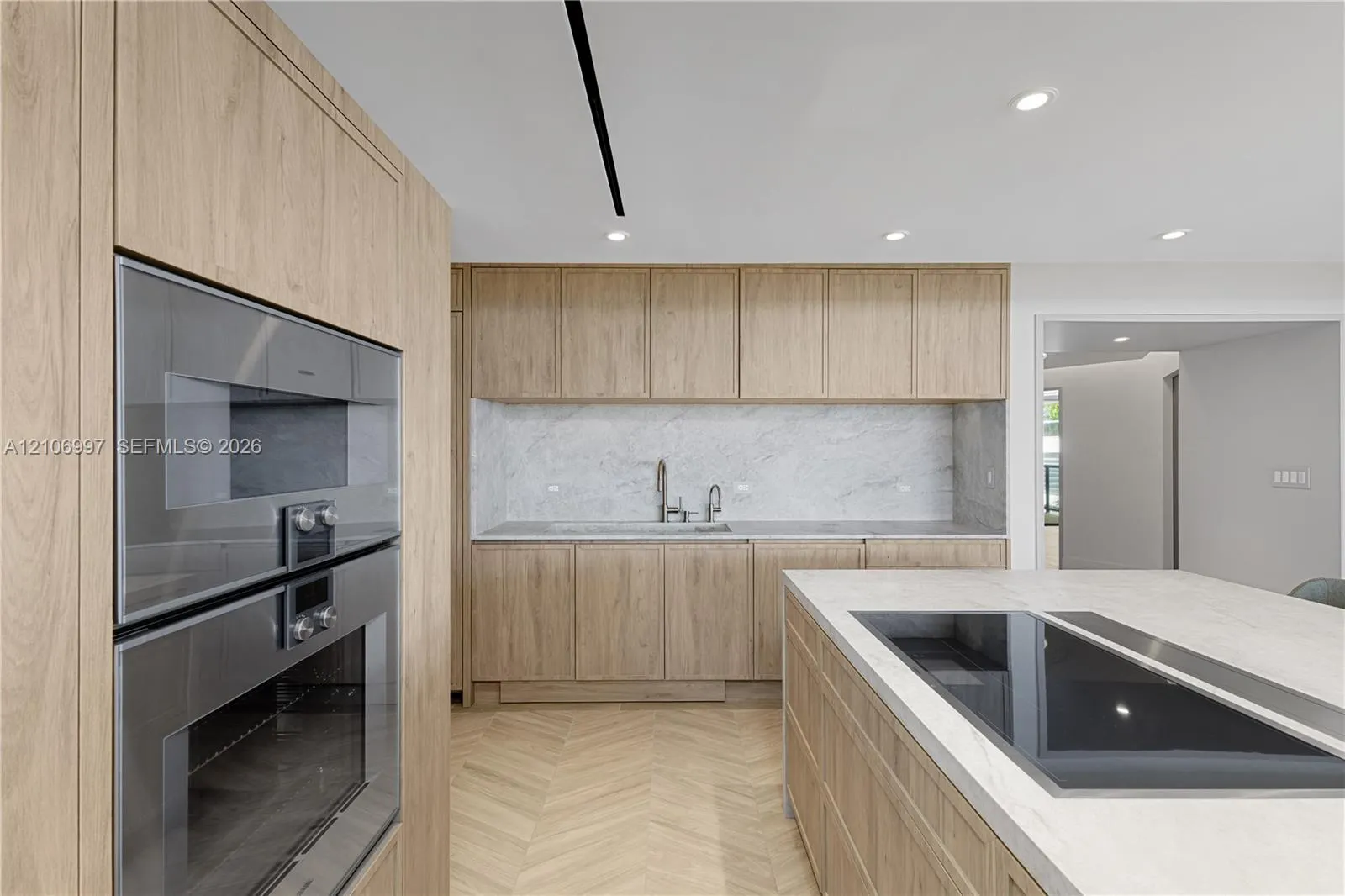 5845 Collins Avenue #405/406