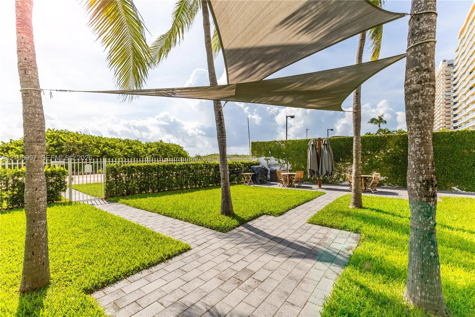 5845 Collins Avenue #405/406