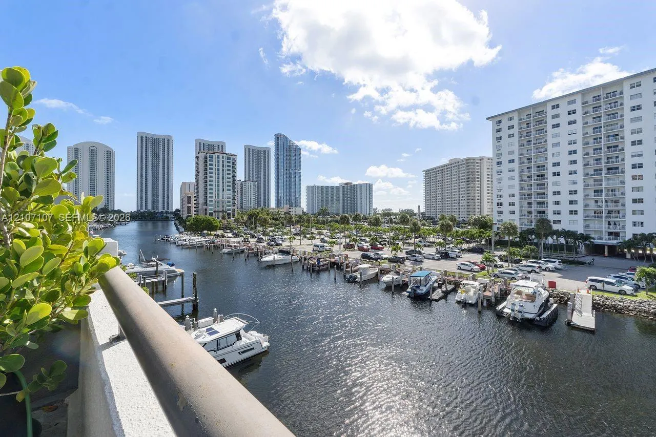 416 Poinciana Drive #1722