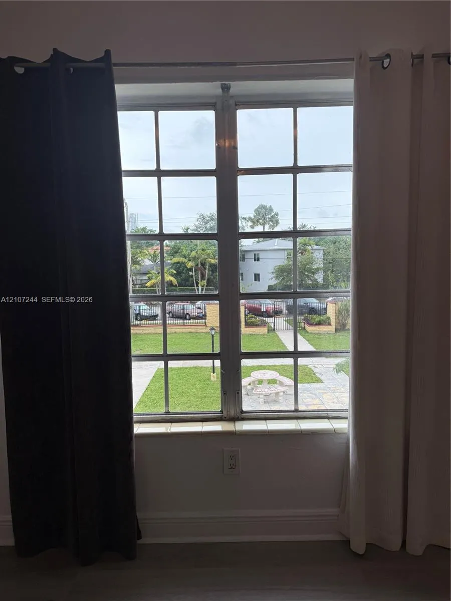 643 SW 11th Street #12-W