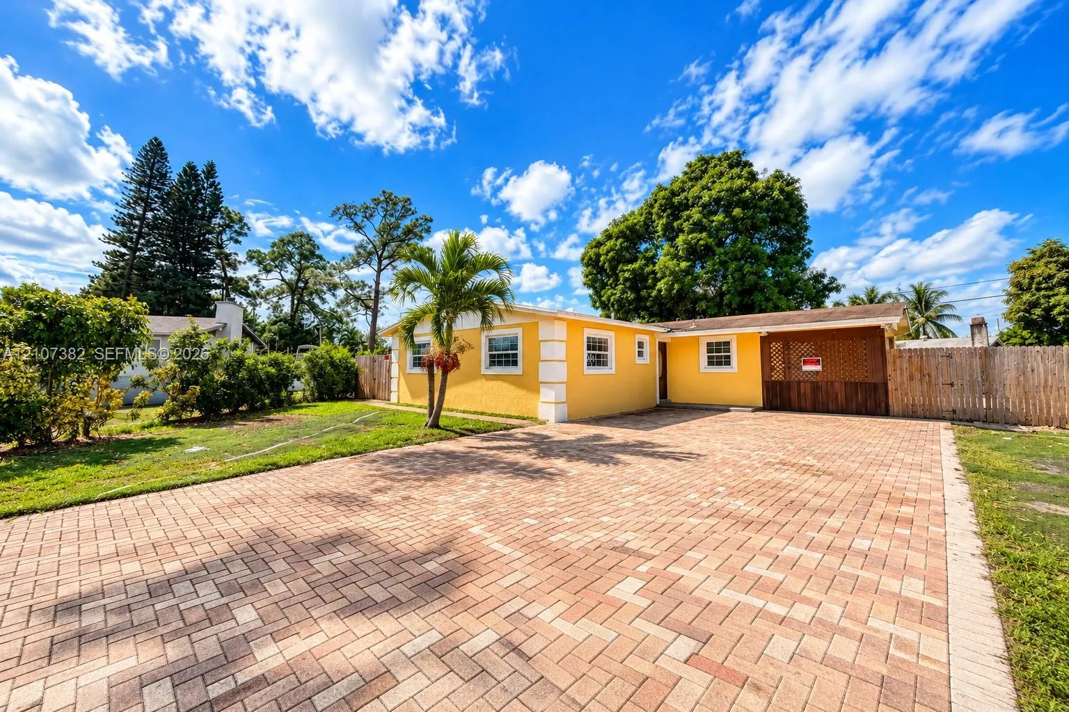 859 Caroline Circle