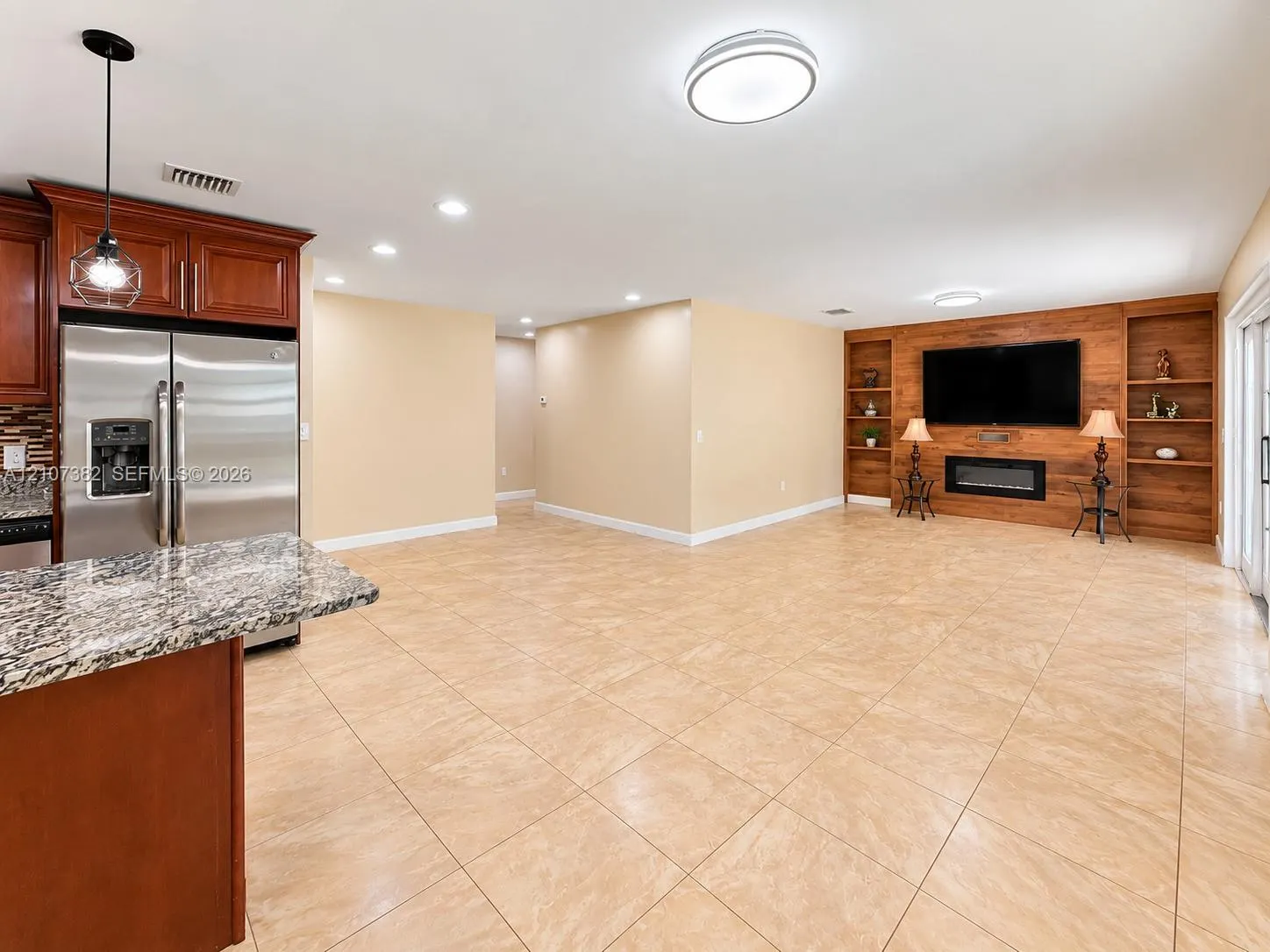 859 Caroline Circle