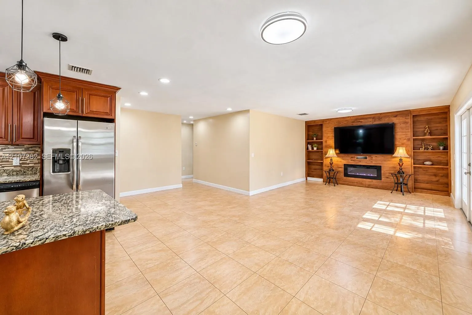 859 Caroline Circle