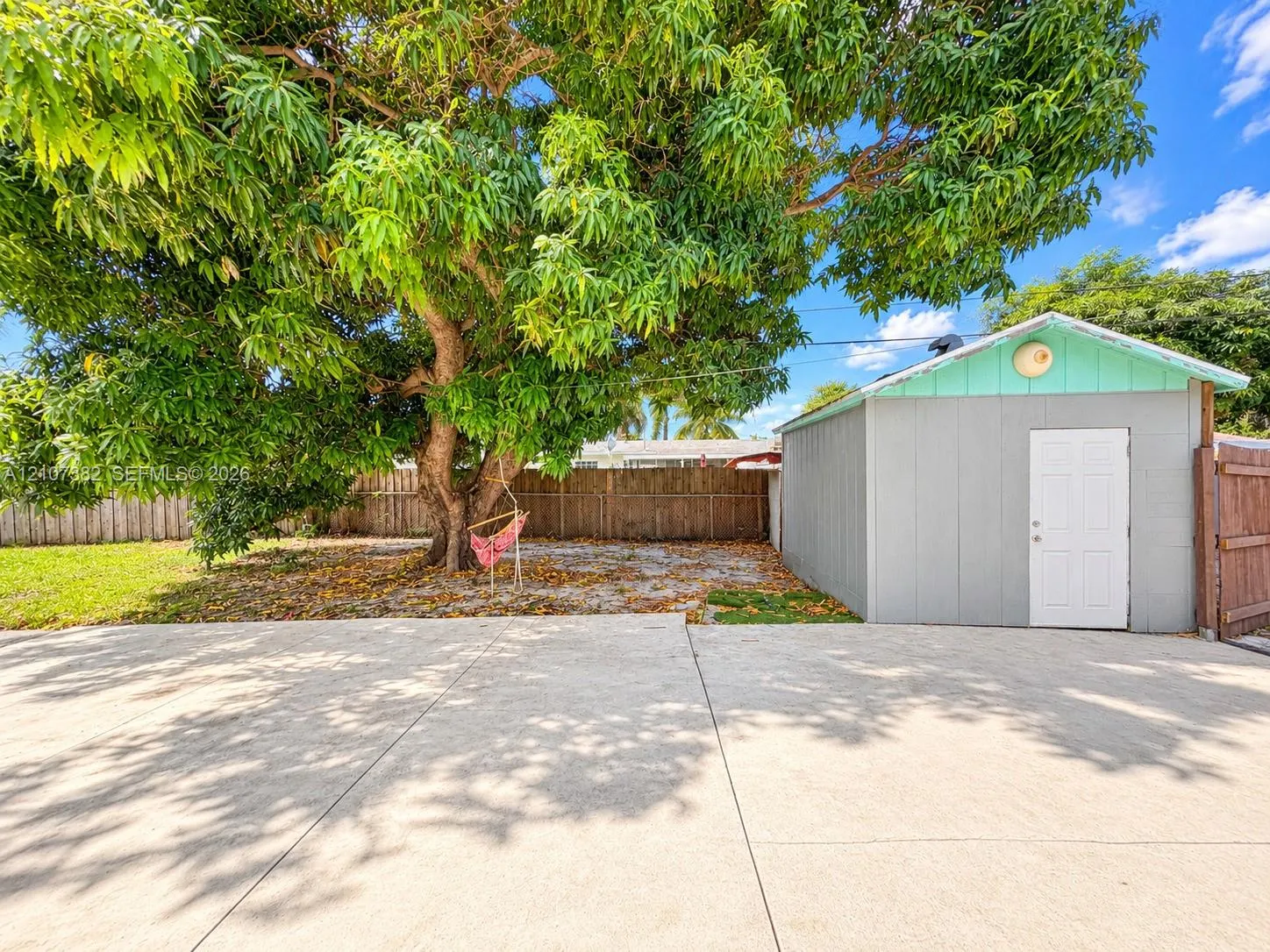 859 Caroline Circle
