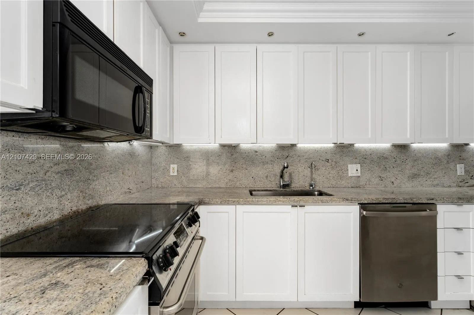 881 Ocean Drive #13H